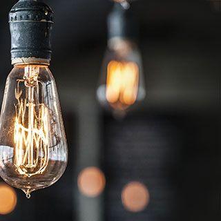 ज्योत  परमेश्वरको अद्भुत ज्योतद्विारा जीवनमा आकर्षति ।