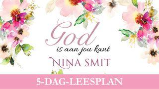 God is aan jou kant deur Nina Smit MATTEUS 6:6 Afrikaans 1983