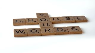 Speak Life: Choose Your Words Carefully by Treal Ravenel Salmo 27:1-3 Nueva Versión Internacional - Español