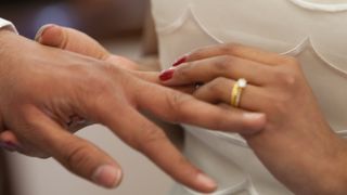 Como saber com quem casar? Gênesis 2:23 Nova Versão Internacional - Português