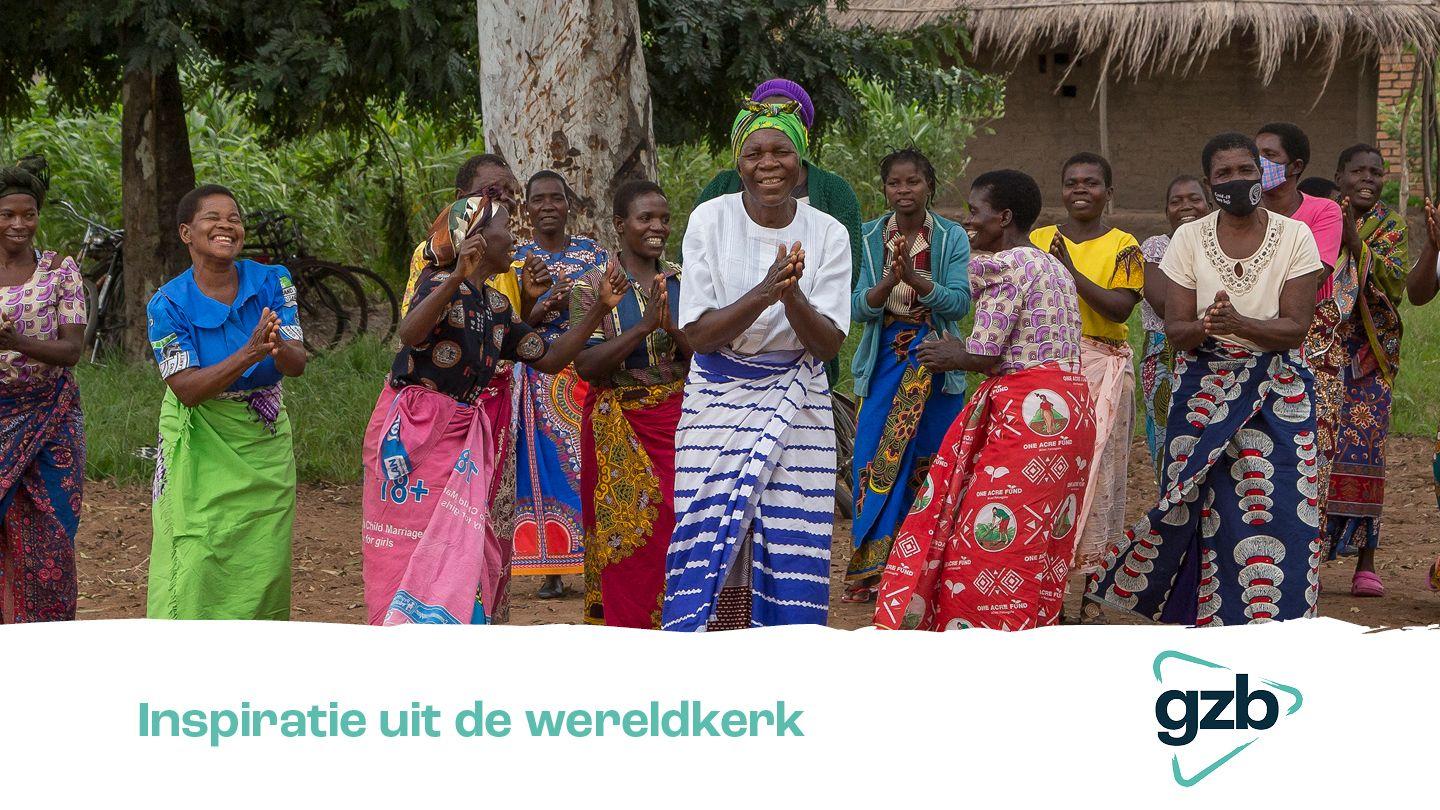 Inspiratie uit de wereldkerk De Eerste Algemene Brief van den Apostel Petrus 4:8-10 Statenvertaling (Importantia edition)