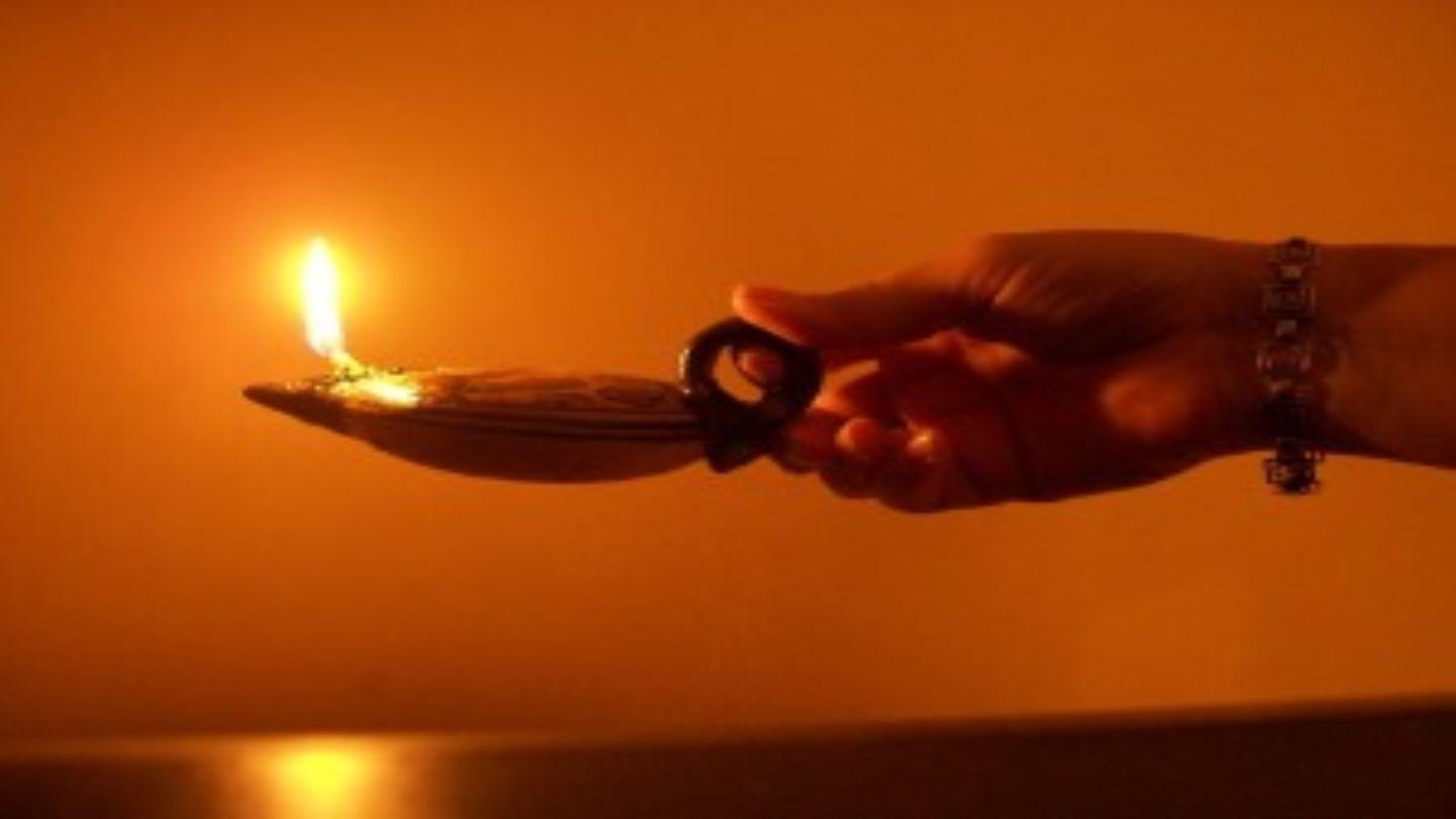 Luz Para Tu Interior: Viviendo Con Ojos Claros 路加福音 11:33 和合本2010 （和合本修訂版） （繁體字） 神版