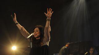 Majestic: Devotions By Kari Jobe