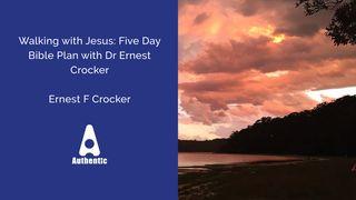 Walking With Jesus: Five Day Bible Plan With Dr Ernest Crocker Giobbe 33:14 Nuova Riveduta 2006