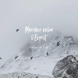 Galates 5:15-22 - Mais si vous vous mordez et si vous vous blessez les uns les autres, attention, vous allez vous détruire ! C’est pourquoi je dis : laissez l’Esprit Saint conduire votre vie, ainsi vous ne suivrez pas vos désirs mauvais. Ces désirs mauvais luttent contre l’Esprit Saint, et l’Esprit Saint lutte contre ces désirs. Entre eux, c’est la guerre, et le résultat, c’est que vous n’arrivez pas à faire ce que vous voulez. Mais si l’Esprit Saint vous conduit, vous ne dépendez plus de la loi.
Ce que les désirs mauvais produisent, on le voit bien : ils mènent une vie immorale et mauvaise, ils se conduisent n’importe comment. Ils adorent les faux dieux, ils pratiquent la sorcellerie. Ils détestent les autres, ils se disputent, ils sont jaloux. Ils se mettent en colère, ils cherchent à passer devant tout le monde, ils se divisent en partis et en groupes opposés. Ils veulent ce que les autres possèdent, ils boivent trop, ils mangent trop et ils font encore bien d’autres choses semblables. Je vous avertis et je l’ai déjà dit : ceux qui font ces choses-là n’auront pas de place dans le Royaume de Dieu.
Au contraire, voici ce que l’Esprit Saint produit : amour, joie, paix, patience, bonté, service, confiance dans les autres
