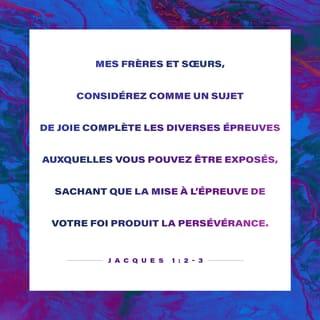 Jacques 1:2-18 - Mes frères et mes sœurs chrétiens, quand vous rencontrez des difficultés de toutes sortes, soyez très heureux. Vous le savez, si votre foi reste solide dans les difficultés, celles-ci vous rendent plus résistants. Il faut que vous résistiez jusqu’au bout, alors vous serez vraiment parfaits et vous ne manquerez de rien.
Si quelqu’un parmi vous manque de sagesse, il doit la demander à Dieu, et Dieu lui donnera cette sagesse. En effet, Dieu donne à tous généreusement, sans faire de reproches. Mais il faut qu’il demande avec foi, sans douter. Celui qui doute ressemble à une grosse vague de la mer que le vent soulève et agite. Celui-là ne doit pas penser qu’il va recevoir quelque chose du Seigneur. C’est quelqu’un qui ne sait pas choisir sa route : tantôt il avance, tantôt il recule.
Le chrétien qui est pauvre et petit peut être fier, parce que Dieu lui donne une place importante. Le chrétien qui est riche doit être fier, parce que Dieu le rend petit. En effet, le riche ne dure pas. Il est comme la fleur d’une plante sauvage : le soleil se lève avec sa chaleur brûlante, il sèche la plante, la fleur tombe et elle perd sa beauté. De la même façon, un jour, le riche va être balayé avec toutes ses activités.
Il est heureux, l’homme qui résiste dans les difficultés. En effet, quand il aura montré sa valeur, il recevra la vie. C’est la récompense que Dieu a promise à ceux qui lui donnent leur amour. Quand quelqu’un a envie de faire le mal, il ne doit pas dire : « C’est Dieu qui me pousse au mal. » Dieu ne peut pas avoir envie de faire le mal et il ne pousse personne au mal. Chacun est poussé au mal par son désir mauvais qui l’attire et l’entraîne. Et quand on laisse faire ce désir, il donne naissance au péché. Puis, quand le péché a grandi, il donne naissance à la mort.
Mes frères et mes sœurs très aimés, ne vous trompez pas. Tout ce qui nous arrive de bon, tous les plus beaux cadeaux viennent d’en haut. Ils viennent de Dieu, le créateur du soleil et des étoiles. Chez lui, il n’y a pas de changement, pas de mouvement, pas d’ombre. Dieu a voulu nous donner la vie par la parole de vérité. Alors nous sommes d’une certaine façon au premier rang de tout ce qu’il a créé.
